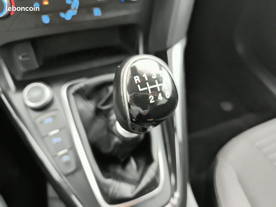 FORD Focus 1.0 EcoBoost 125 S&S Titanium (image 17)