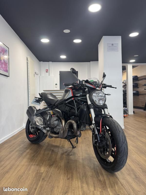 Ducati Monster 821 (image 4)