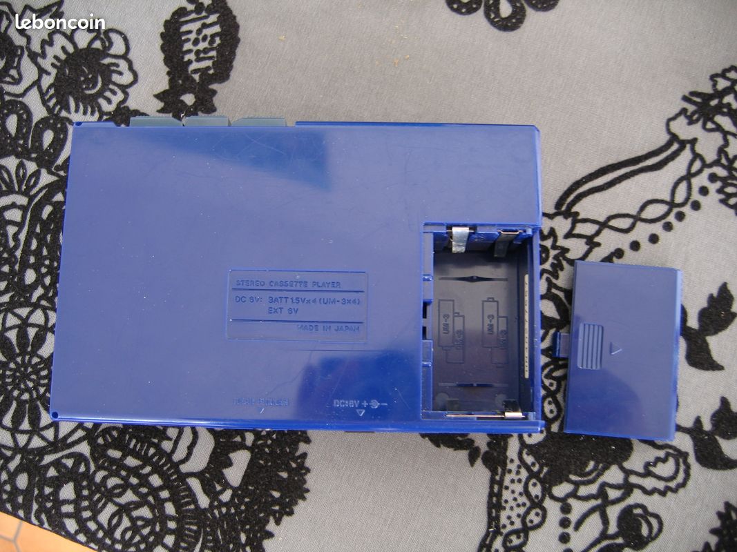 Walkman UNISEF AF-101 Japonais Vintage + Étui Cuir – Pour Pièces (Non Fonctionnel)