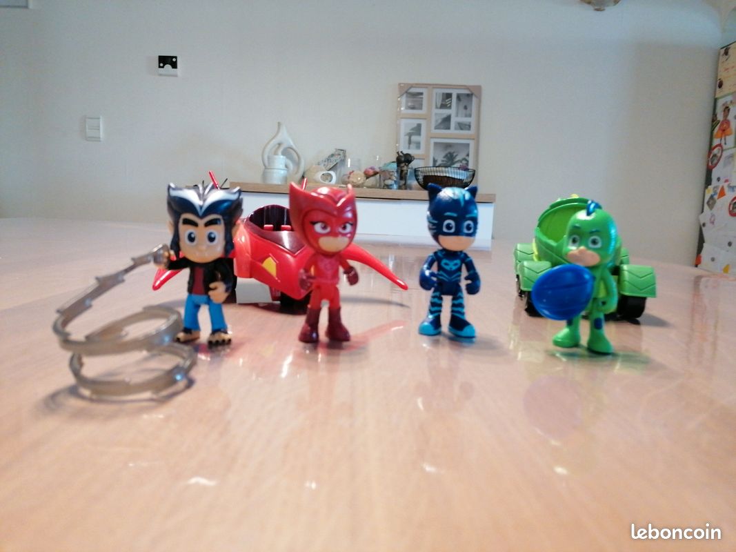 Véhicule et figurines (image 2)