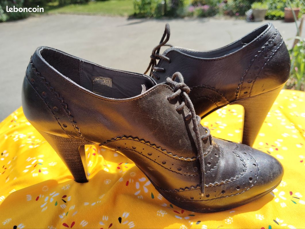 Eram Chaussures Richelieu Talon Femme Richelieu ERAM FLEX Noir En