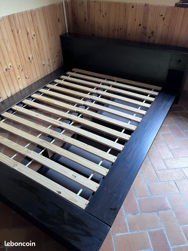 J’offre gratuitement mon ameublement pour un lit à 3 places (image 1)