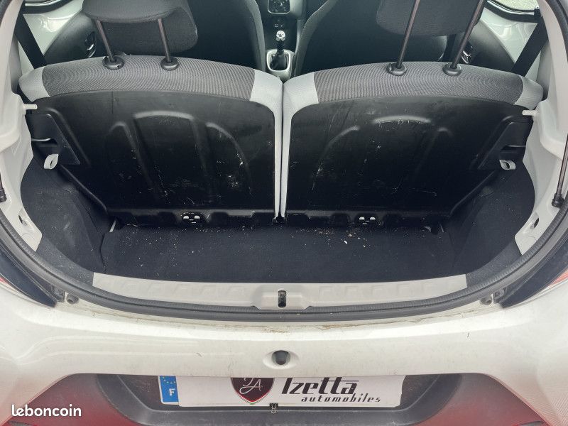 Toyota AYGO 1.0 VVT-I 69CH X-PLAY 5P (image 6)