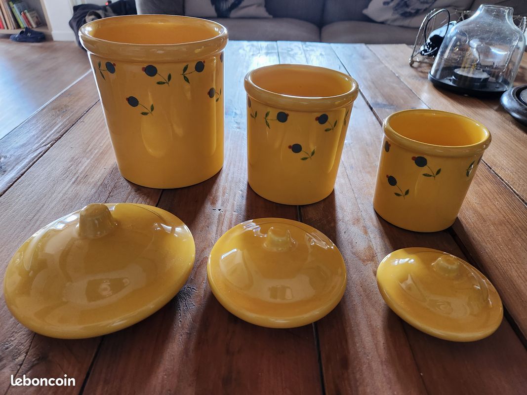 Pots (image 2)