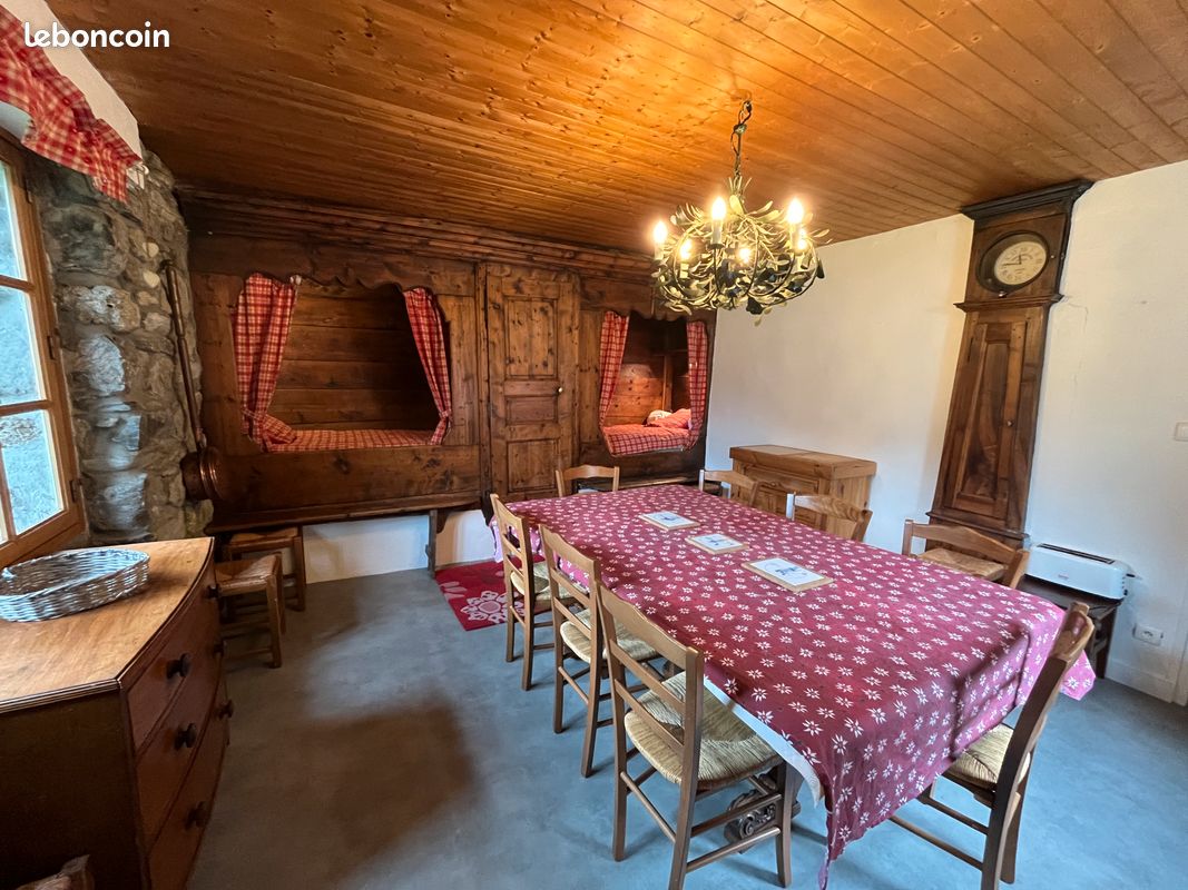 Authentique ferme savoyarde,15 à 25 couchages, été hiver proche piste de ski Valloire Savoie (image 8)