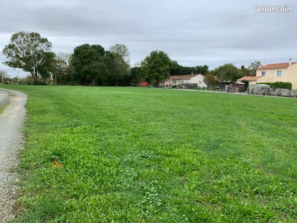 Terrain 1 415 m² Loulay