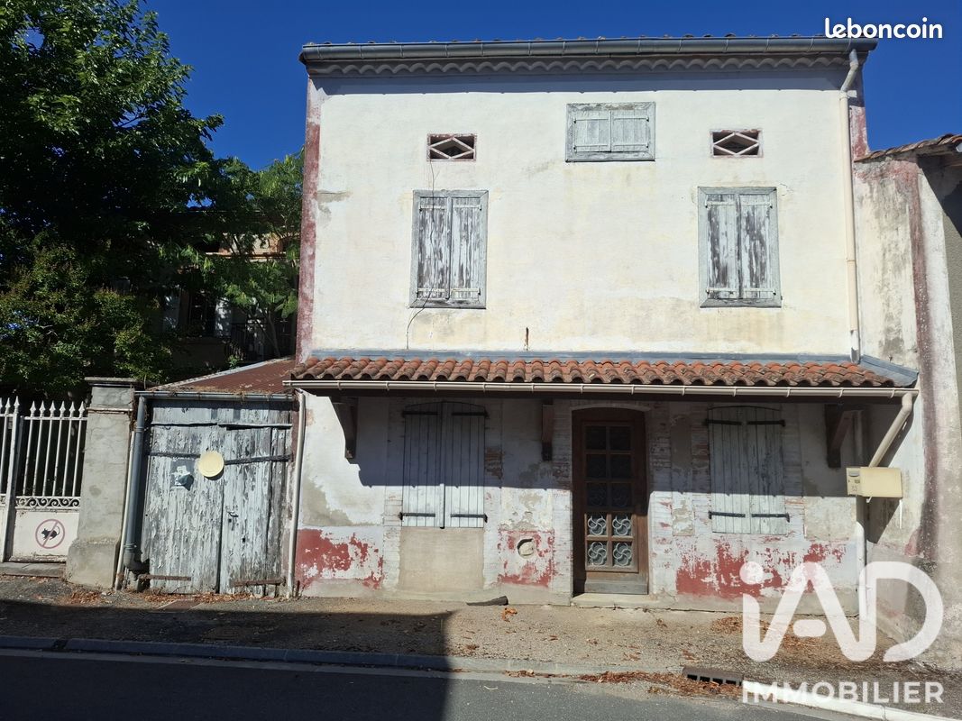 Maison 1 pièce 105 m² · à Montgey · 105 m² · 50 000 €