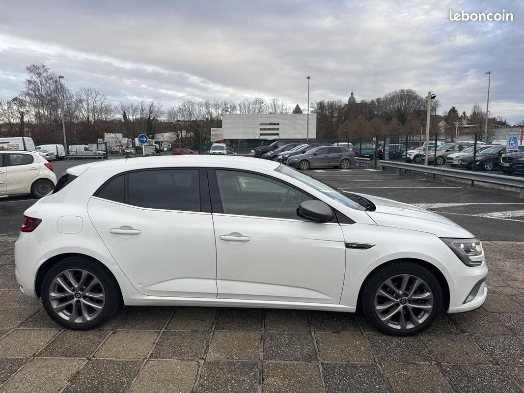 RENAULT MEGANE Mégane 1.2 Energy TCe - 130 IV BERLINE GT Line 17\' (image 10)