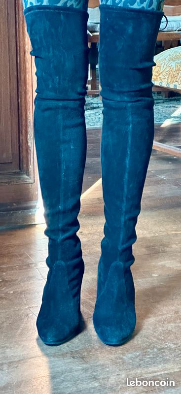 Superbes cuissardes en daim noir Stuart Weitzman Chaussures