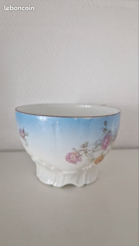 Tasse ancienne en porcelaine de Limoges (image 14)
