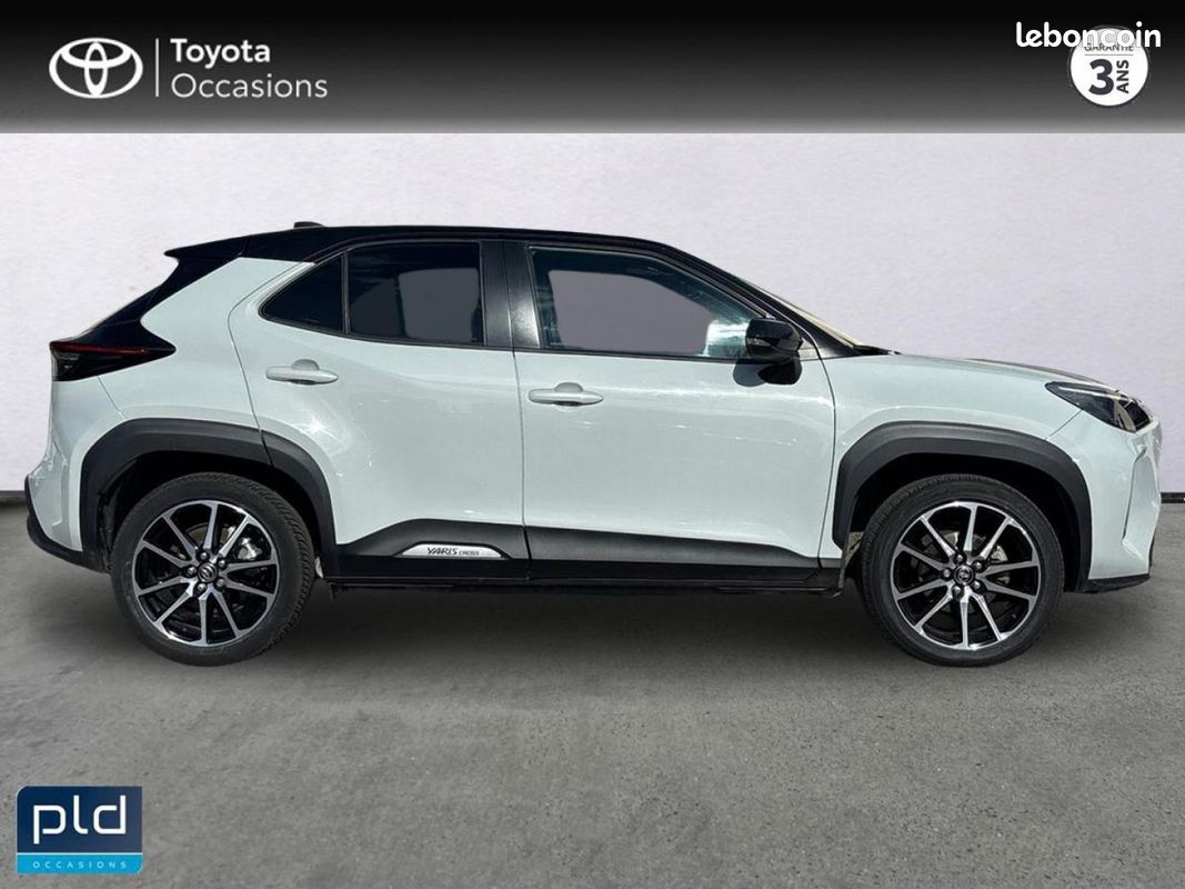 Toyota Yaris Cross 116h GR Sport MY22 (image 7)