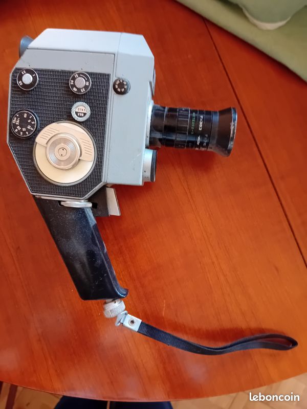 Appareil photo mécanique soviétique vintage Quartz 5 - Ancienne caméra vidéo mécanique Quartz 1x8C-2 Objectif Meteor-8 M - URSS KMZ - Photographie - Fabriqué en URSS (image 1)