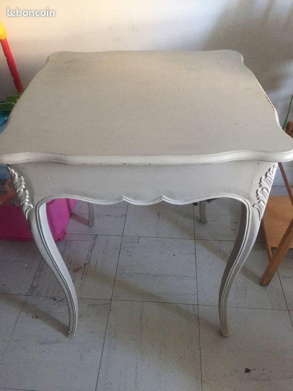 Table (image 1)