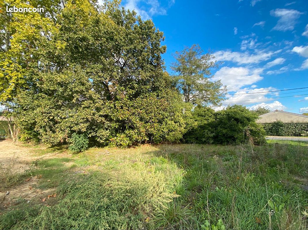 Terrain 417 m² · à Génissac · 417 m² · 76 000 €
