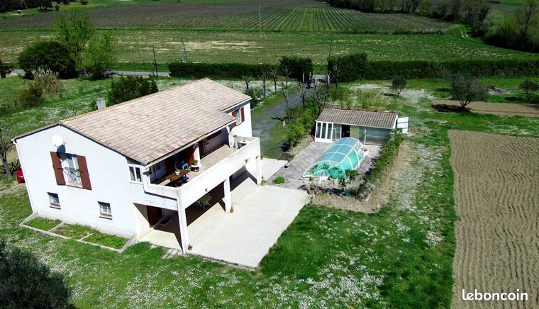 Propriété de 9522m2 avec trois parties constructibles