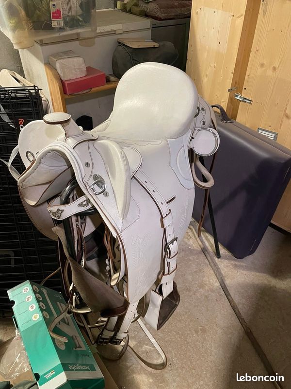 Selle australienne en cuir blanc avec filet blanc assorti (image 2)