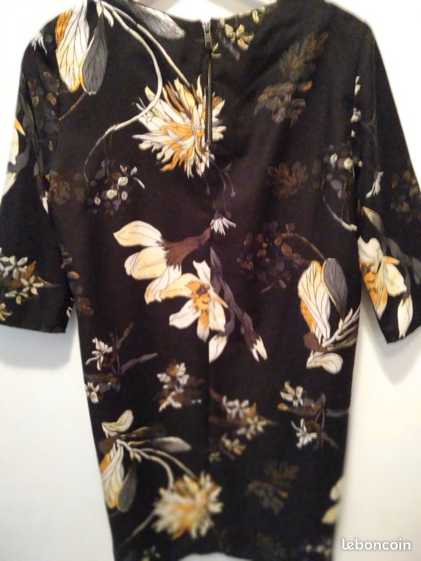 Robe (image 1)
