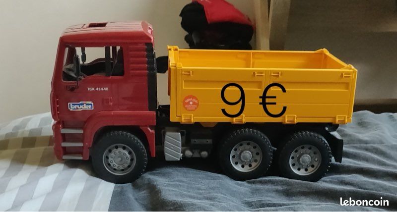 Camion benne plastique (image 1)