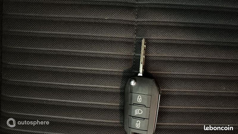 Peugeot 208 1.2 PureTech 100ch S&S Style (image 16)