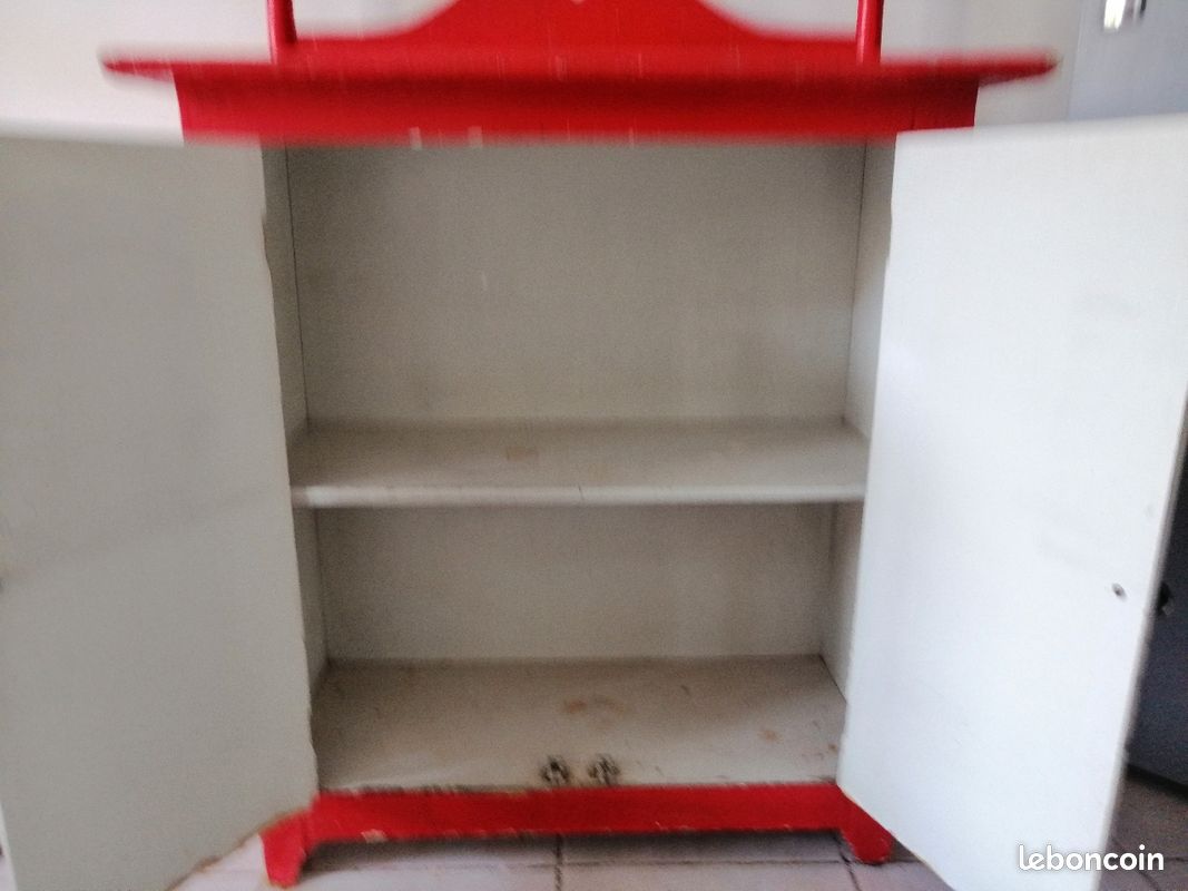 Meuble confiturier vintage en bois rouge (image 4)