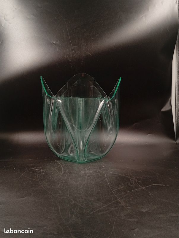 Vase OVNI UFO Guzzini Italy, acrylique fumé, 70s