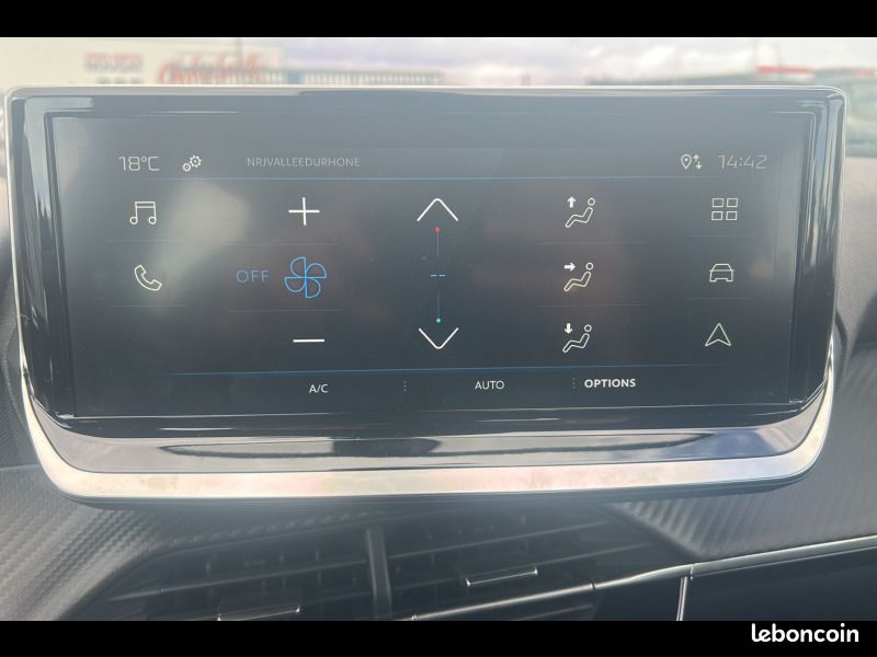 Peugeot 2008 Hybrid 136 e-DCS6 Style (image 19)
