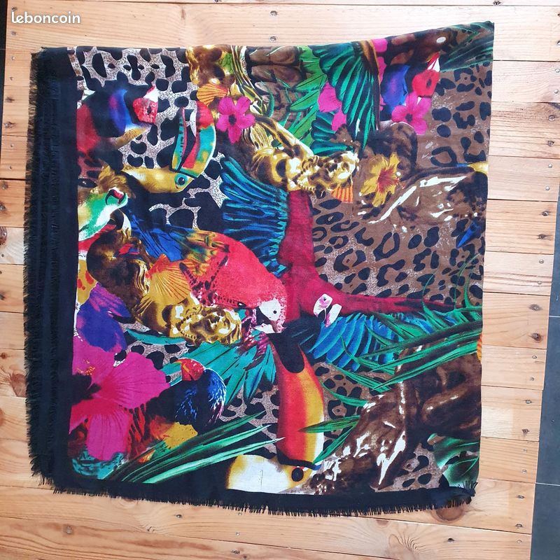 Etole carrée colorée motifs perroquets (image 7)