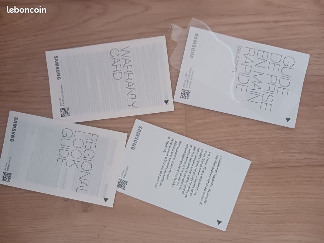 Boite Samsung A3 + accessoires (image 6)