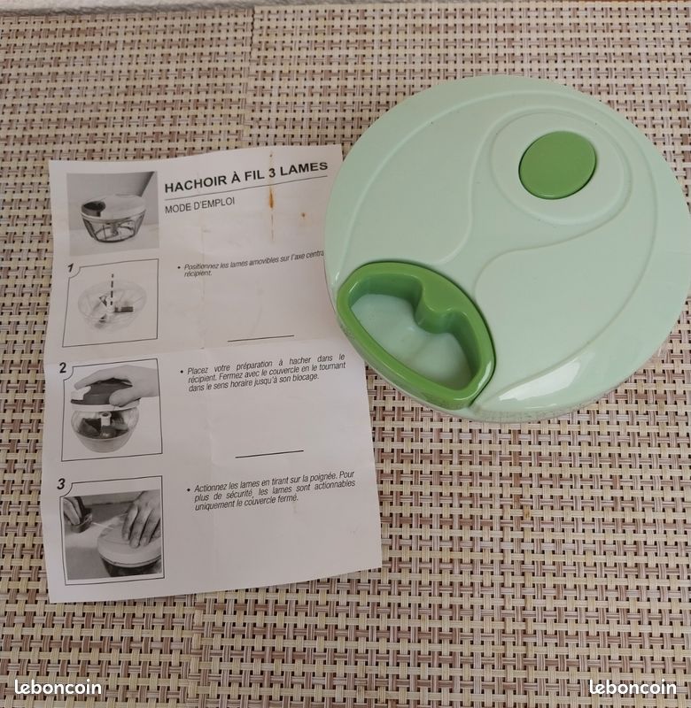 Tupperware Vitalic Série Pot 4,2 Qt Avec Couvercle à Vapeur Poignées Bleues
