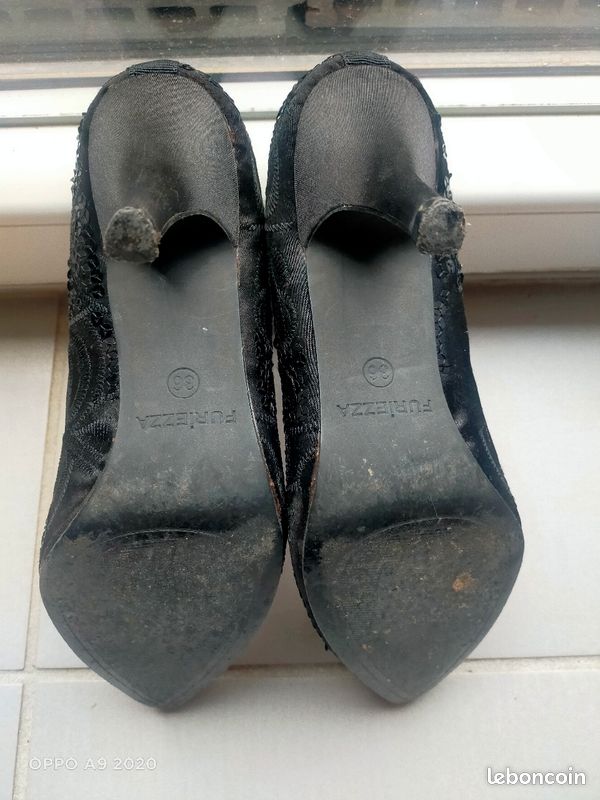 Chaussures chic talons aiguilles et paillettes noires (image 3)
