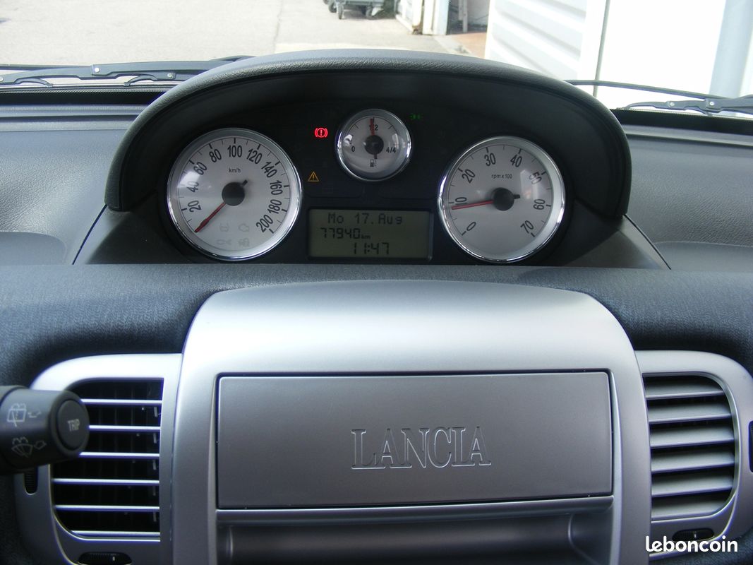 Lancia YPSILON 1.4 8V ORO (image 14)