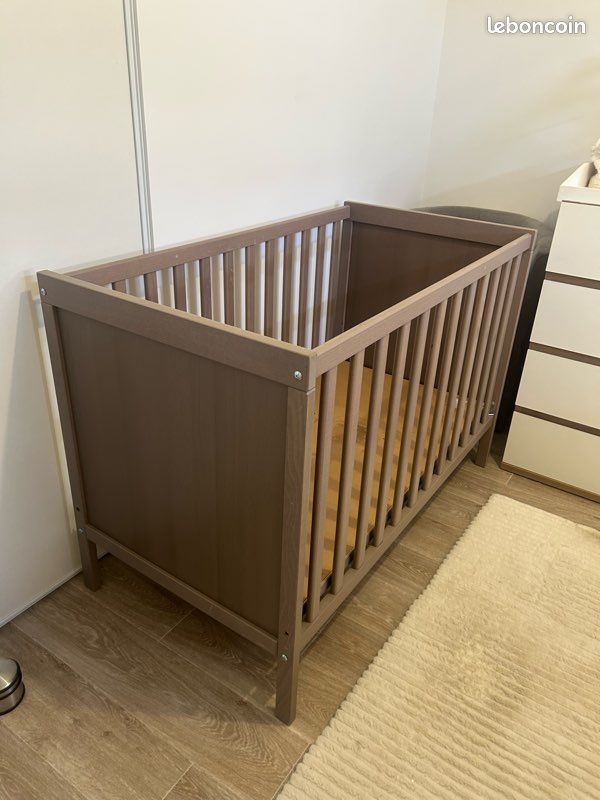 Lit à barreau bébé (image 2)