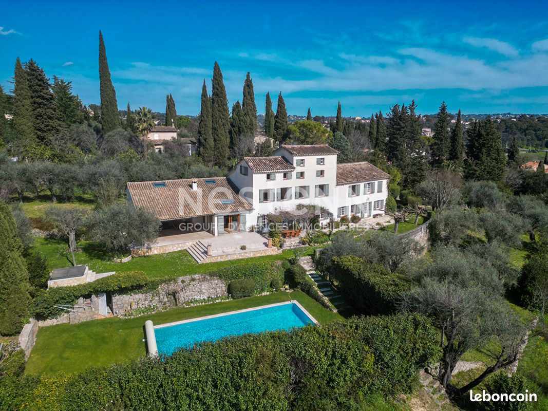 Maison 9 pièces 500 m² · à Grasse · 500 m² · 2 950 000 €