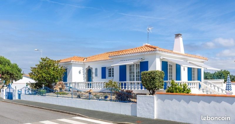 Maison 7 pièces 210 m² · aux Sables-d'Olonne · 210 m² · 878 560 €