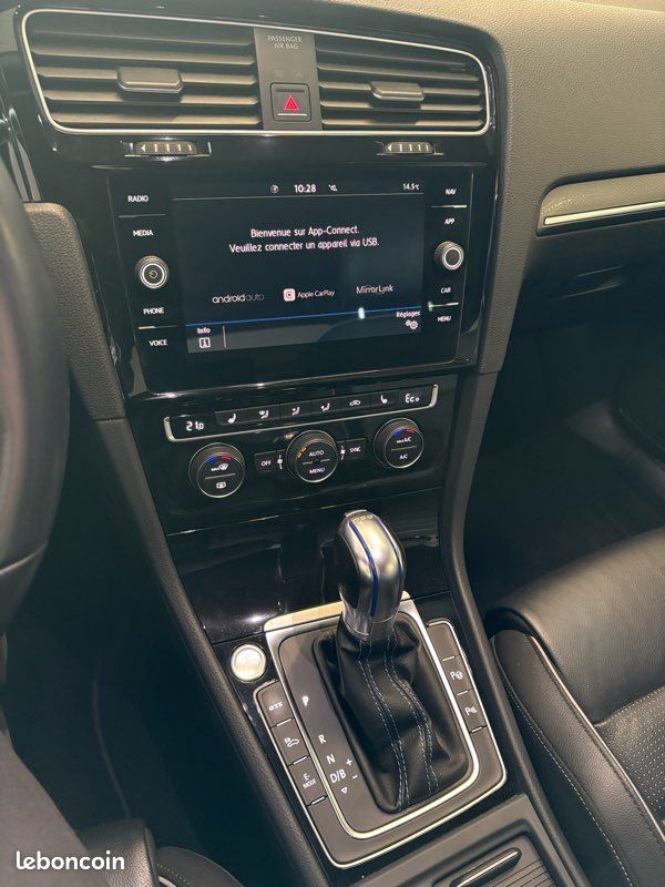 VOLKSWAGEN GOLF 7.5 GTE 204cv DSG6 HYBRIDE 5 Portes (image 6)