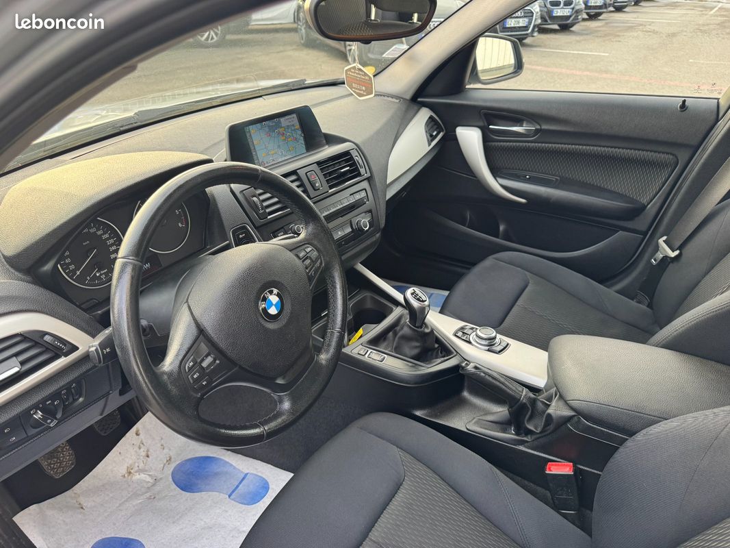 BMW SERIE 1 F20 LCI Lounge 116d 116 CV 03/2015 215900 MOTEUR À CHAINE GPS BLUETOOTH (image 11)