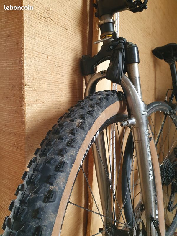PEUGEOT FOURCHE DE CADRE DE VELO ANCIEN BICYCLE FORK 1920s 700