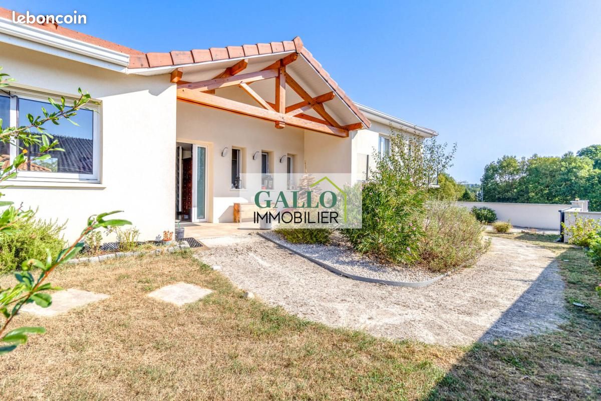 Maison 7 pièces 153 m² · à La Verpillière · 153 m² · 500 000 €