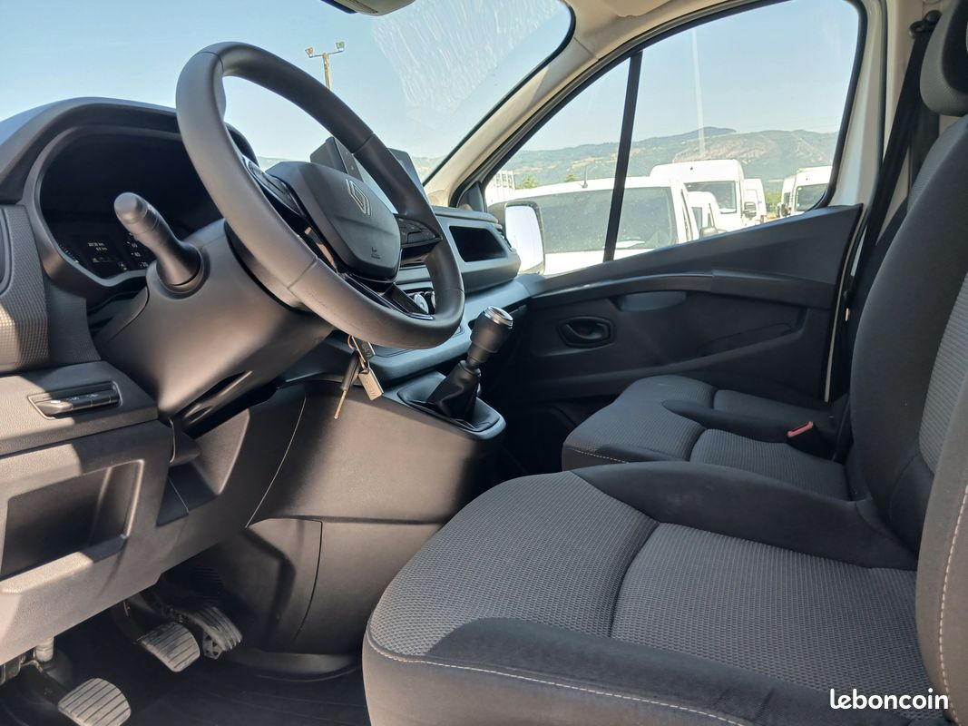 21500 e ht renault trafic 2.0 dci 130 cv 2t8 l1h1 (image 2)