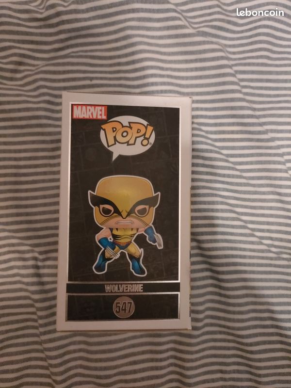 Funko Pop! Marvel Holiday Wolverine avec Panneau Figurine Vinyle Funko Pop! Marvel Holiday Wolverine avec Panneau Figurine Vinyle