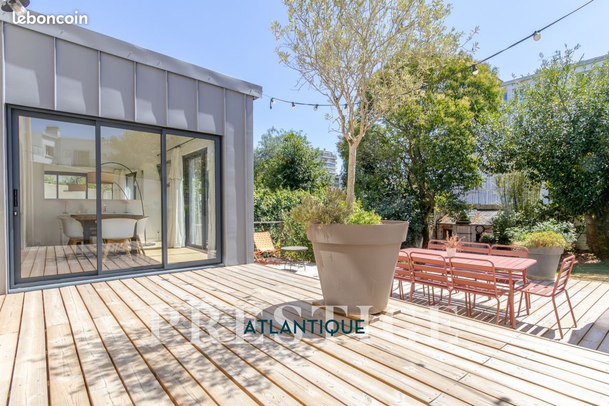 Maison 9 pièces 246 m² · à Nantes · 246 m² · 859 950 €