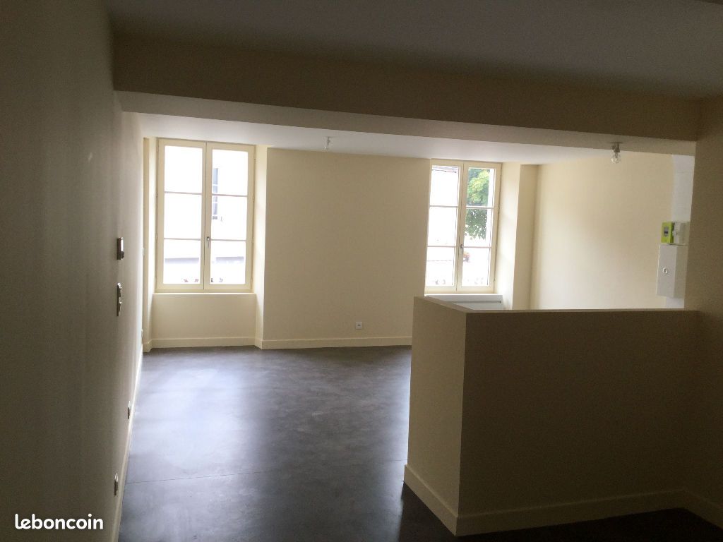 Appartement 1 pièce 44 m² · à Saint-Fargeau · 44 m² · 335 €/mois