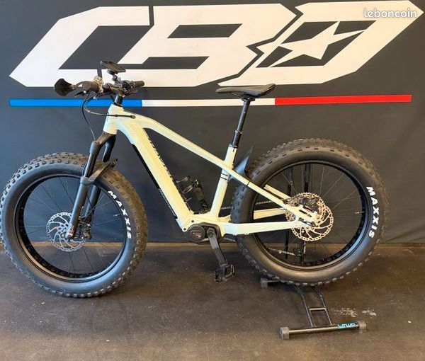 MOUSTACHE SAMEDI 26 FAT VTT électrique VTTAE 625Wh