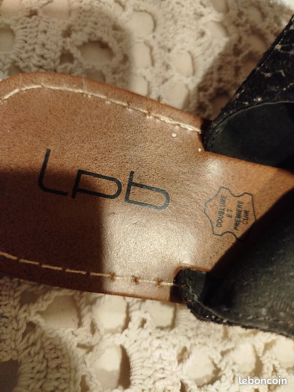 Sandales nu-pieds cuir noir brillant Les petites bombes LPB (image 5)