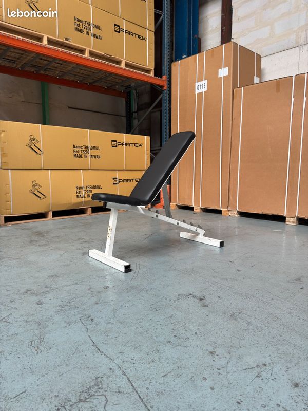 Adjustable Bench occasion machine musculation libre banc ajustable multi positions angles professionnel idéal haltères blanc et noir (image 1)