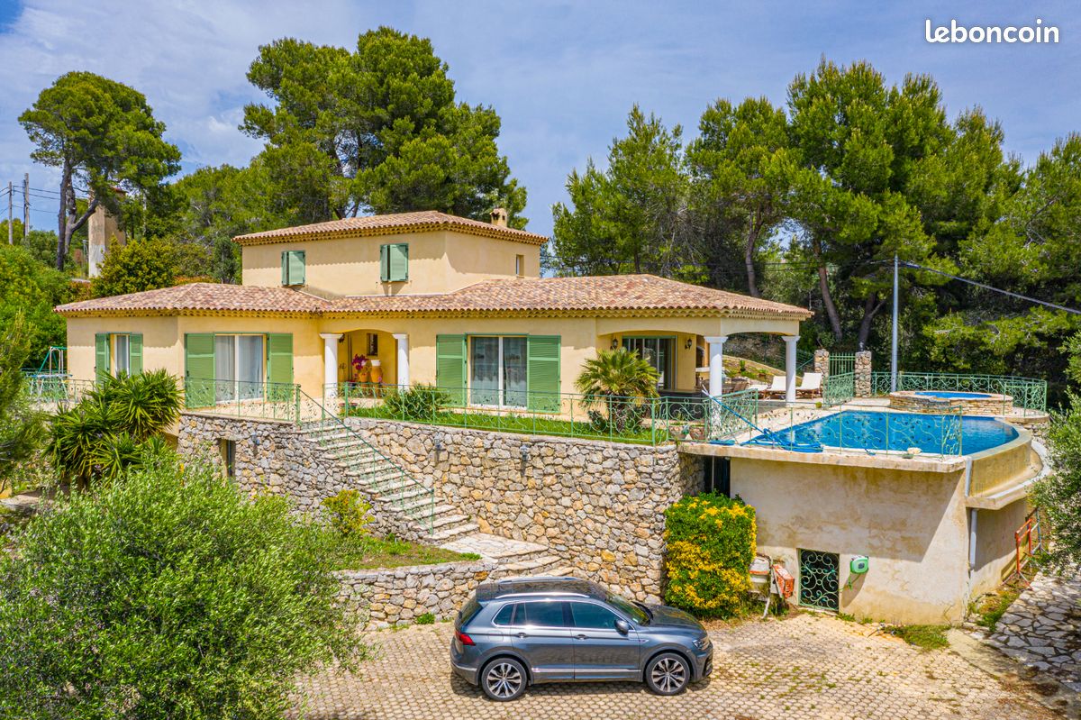 Maison 6 pièces 212 m² · à Nice · 212 m² · 3 552 €/mois