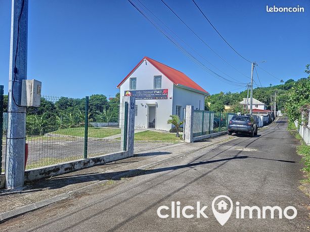 Terrain 2777 m² Basse-Terre
