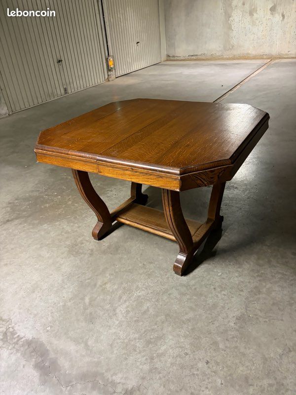 Table en chêne (image 1)