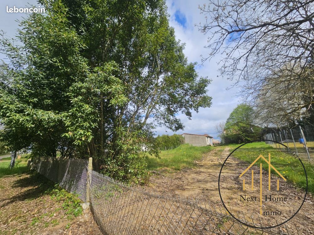 Maison 1 pièce 30 m² · à La Rochefoucauld-en-Angoumois · 30 m² · 50 000 €
