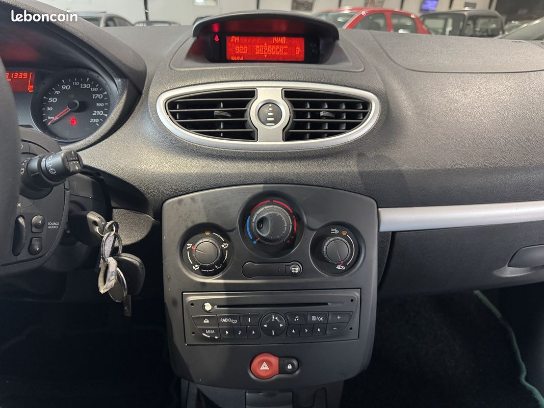Renault CLIO III 1.2 16V 75CH 5P 30 800 KM 1 ERE MAIN PLB AUTO (image 20)